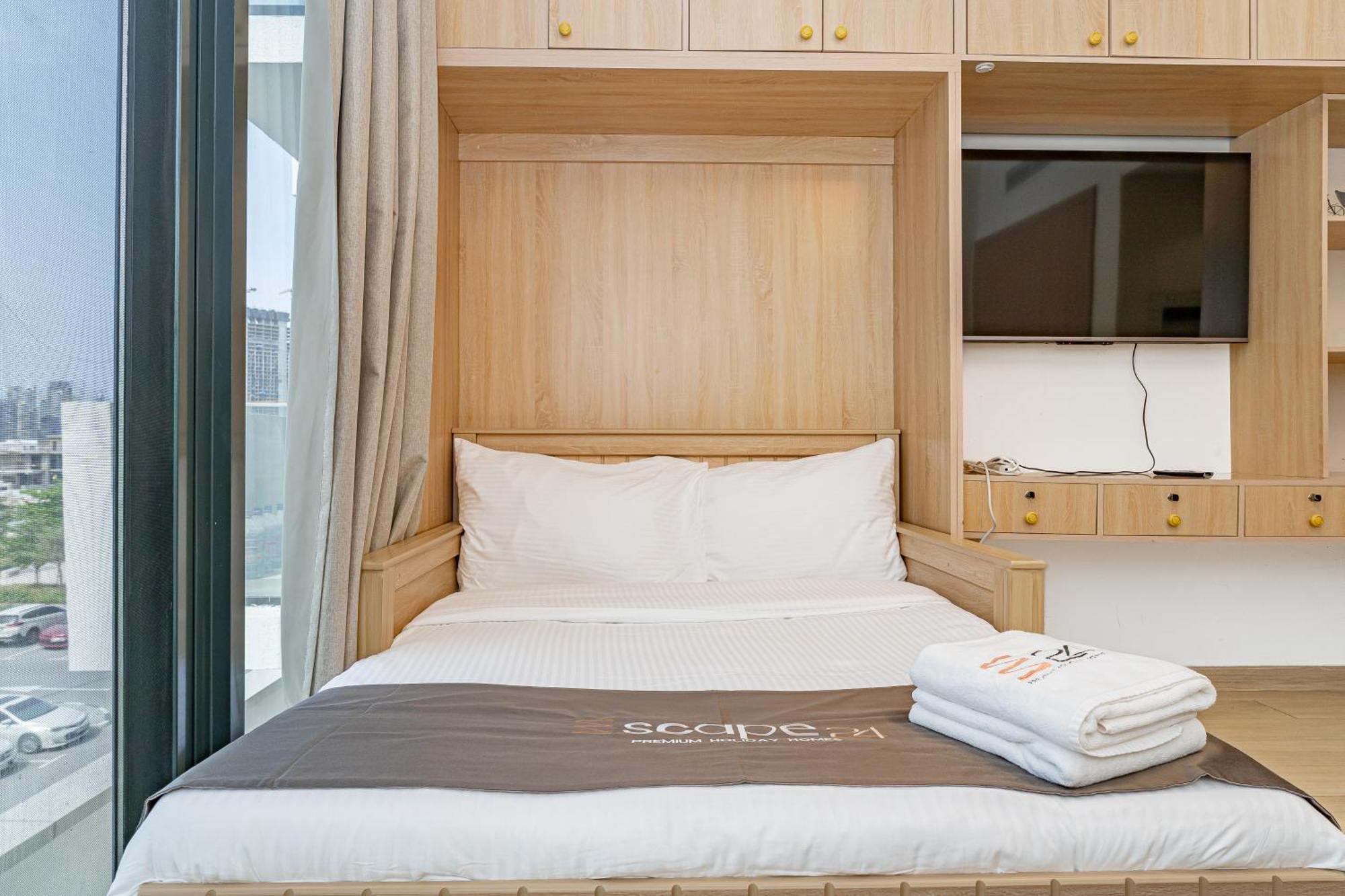 Escape24 - Chic Apartment, Azizi Riviera 19 Dubai